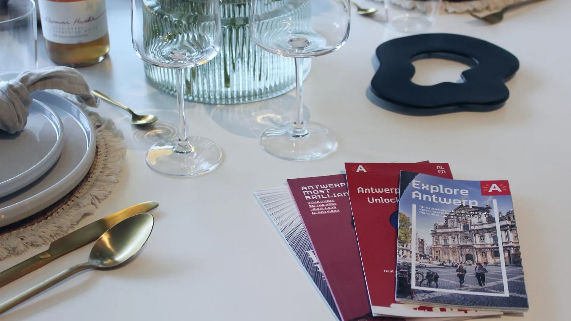 Sunny Apartment + Free Parking Antwerp Belgium